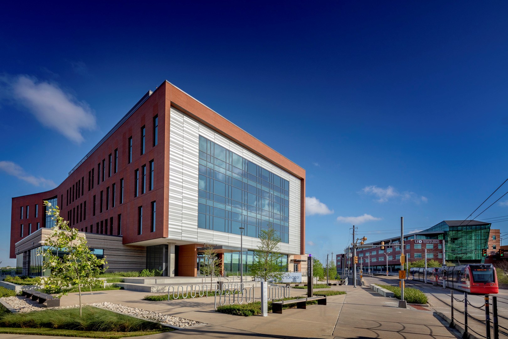 University of Houston-Downtown Sciences and Technology Building